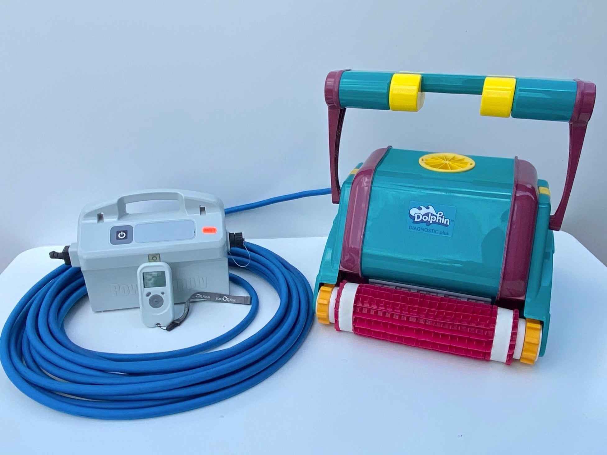 Dolphin Diagnostic PLUS Pool Robot