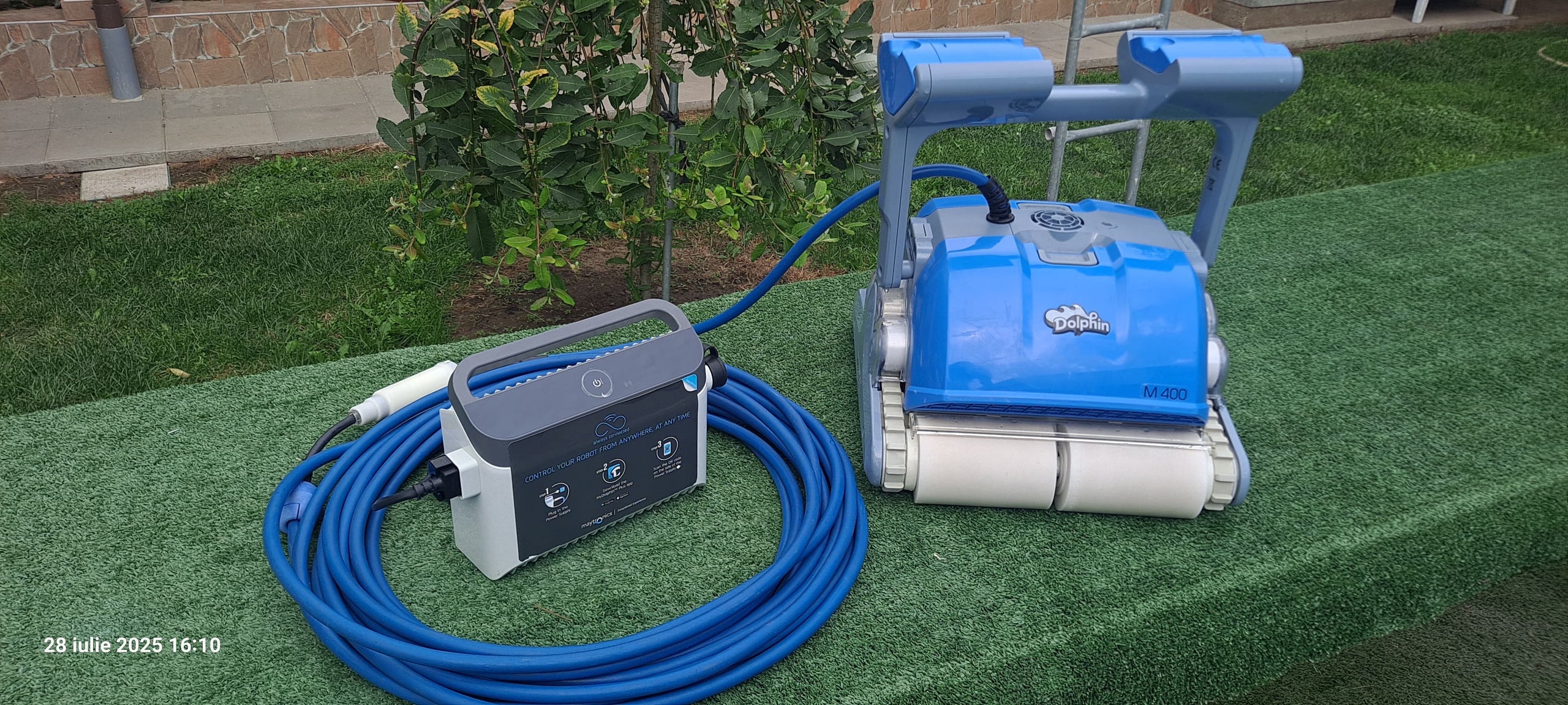 Dolphin M400 Wifi IOT Pool Robot