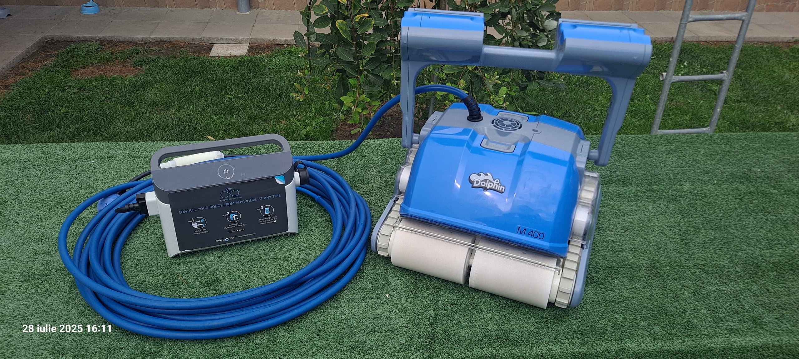 Dolphin M400 Wifi IOT Pool Robot