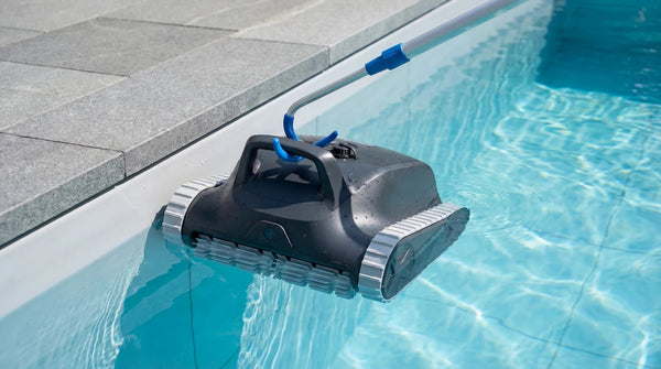 BWT ES Nano Senza Fili | Robot Piscina Cordless con App Wi-Fi per Fondo, Pareti e Linea d’Acqua, Novità 2026