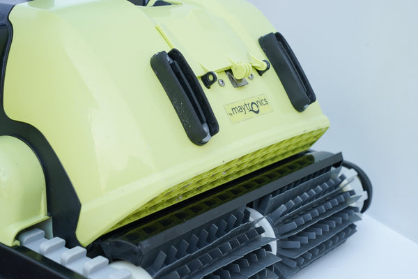 Dolphin BIO Suction Pool Robot