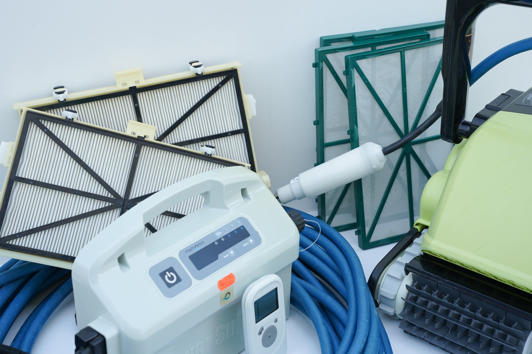 Dolphin BIO Suction Pool Robot
