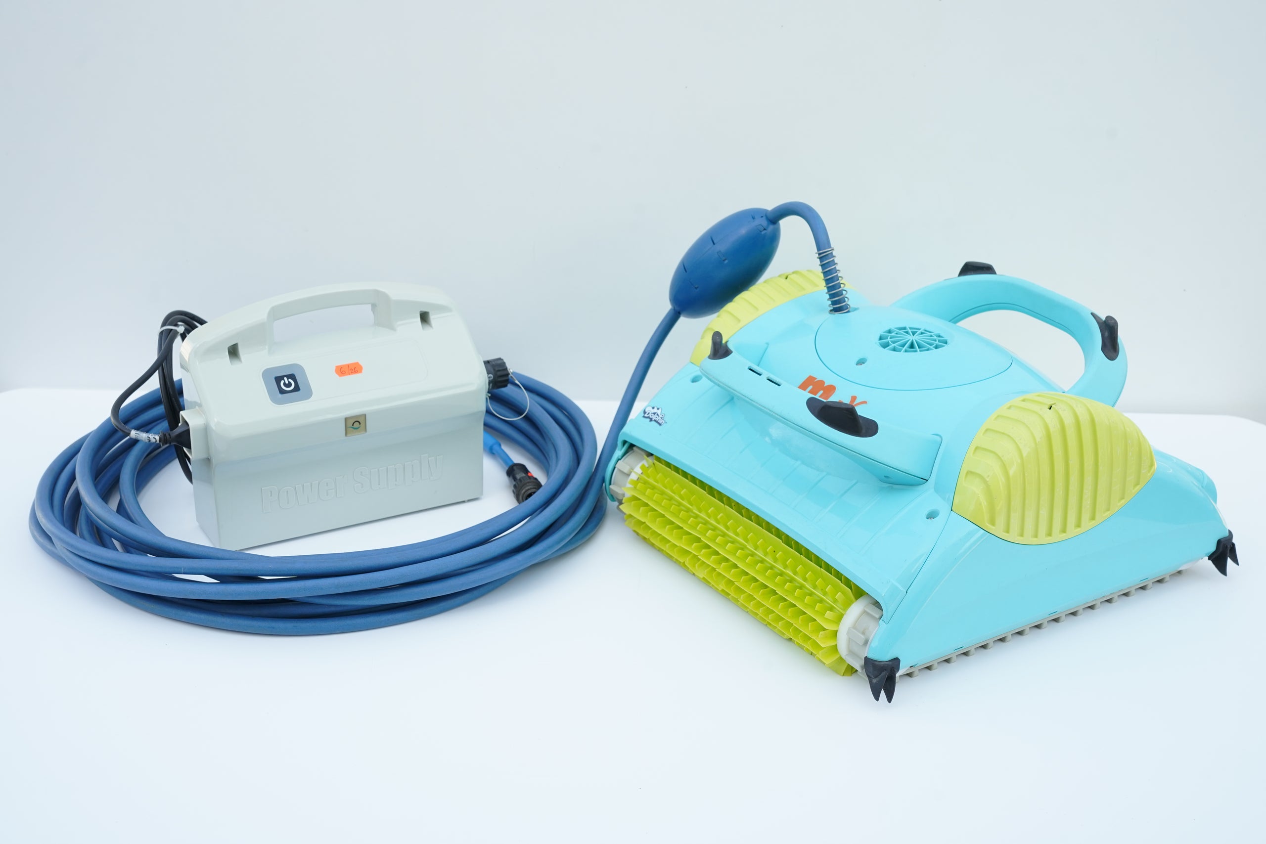 Robot de curățare pentru piscină Dolphin Moby Pro