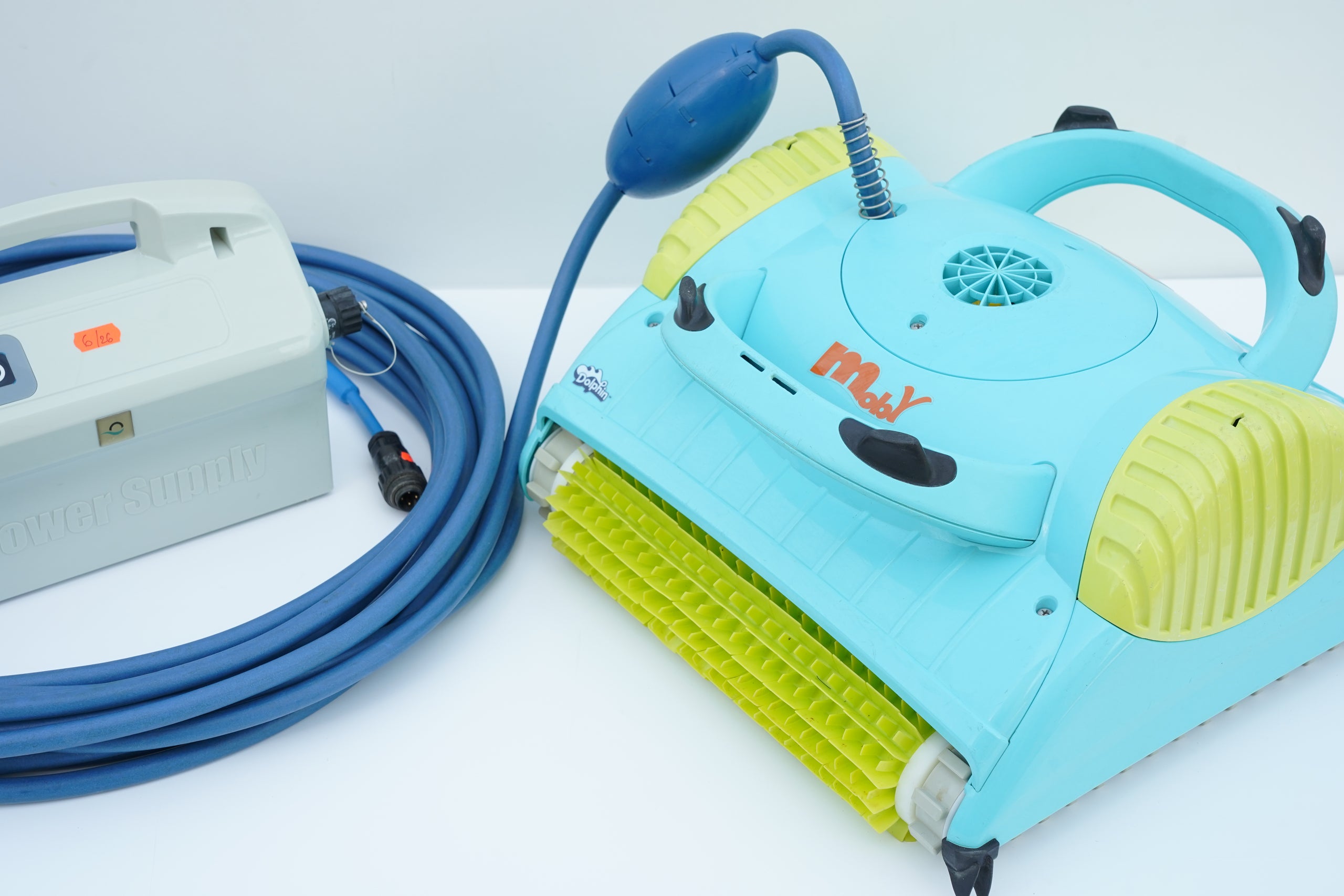Robot de curățare pentru piscină Dolphin Moby Pro