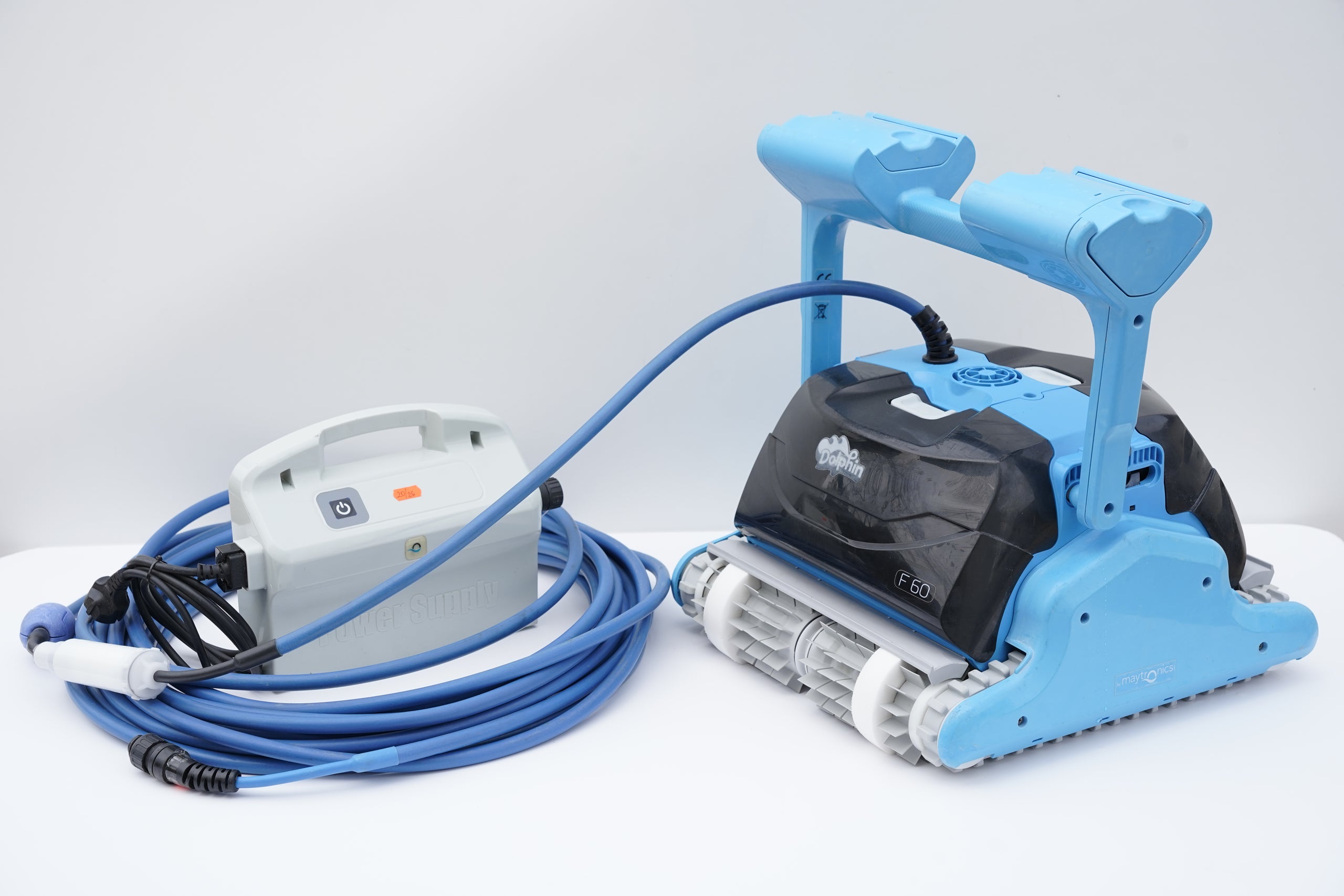Robot curățare piscină Dolphin Maytronics F60