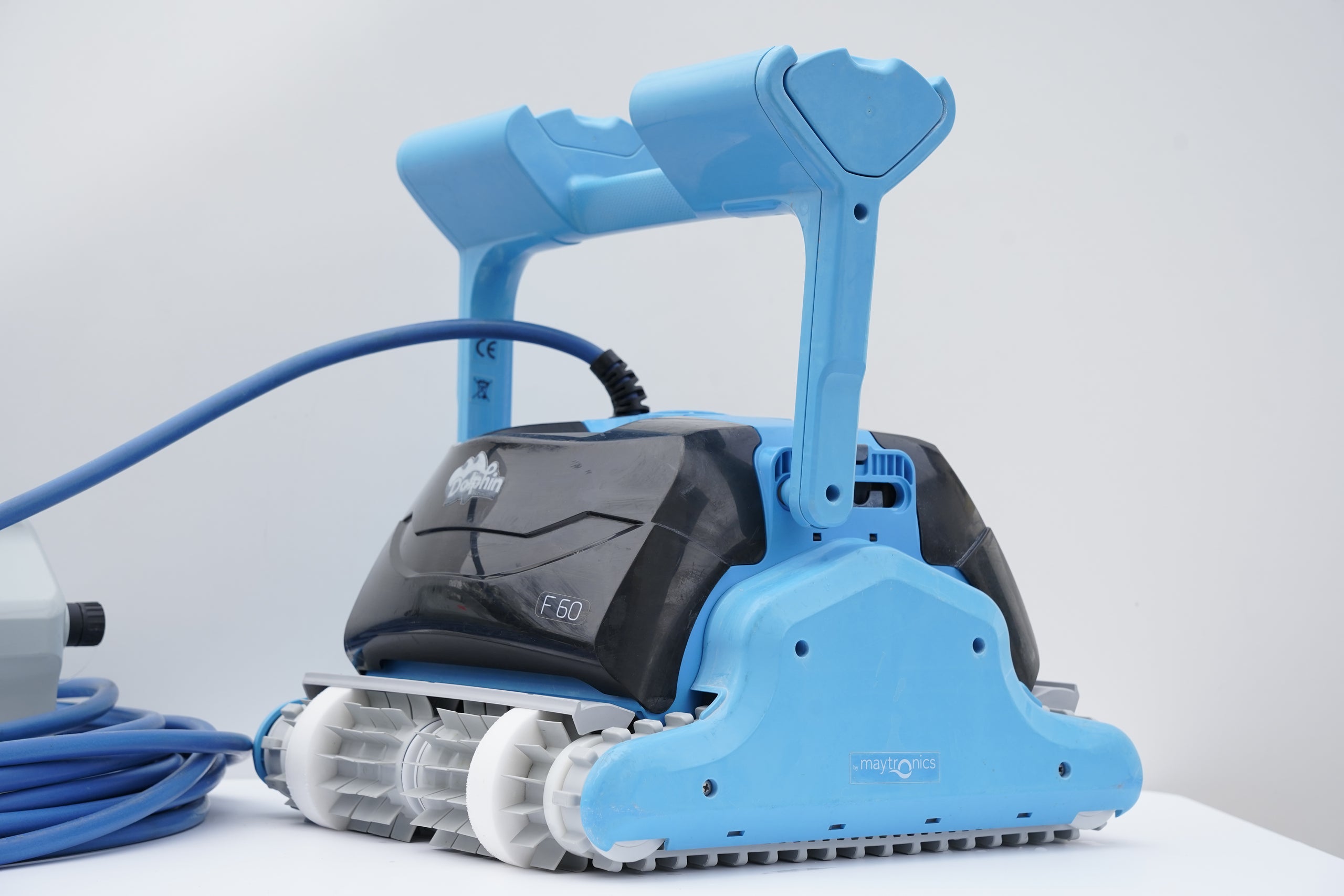 Robot curățare piscină Dolphin Maytronics F60