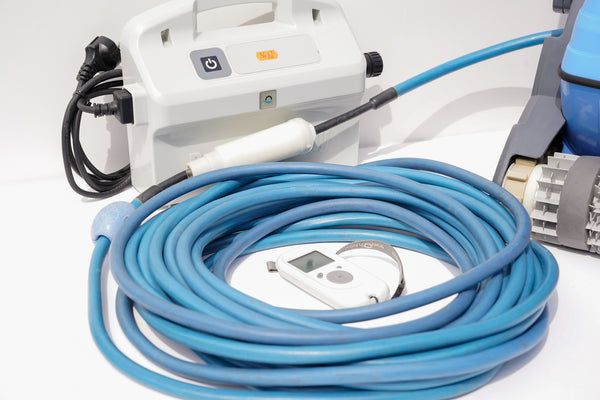 Robot curățare piscină Dolphin Revolution V4