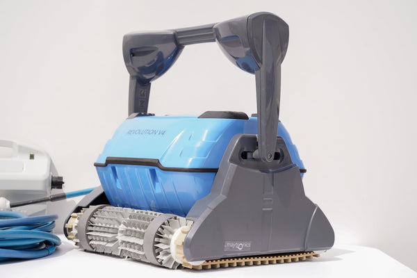 Robot curățare piscină Dolphin Revolution V4