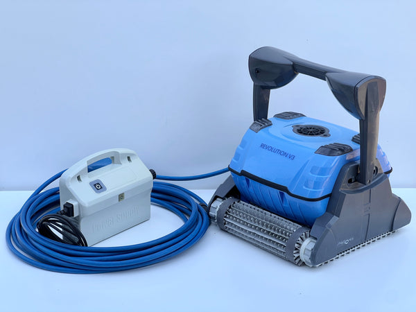 Robot de curățare pentru piscină Dolphin Revolution V3