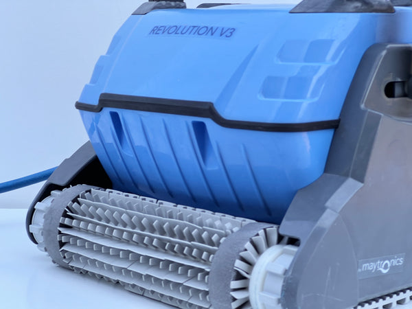 Robot de curățare pentru piscină Dolphin Revolution V3