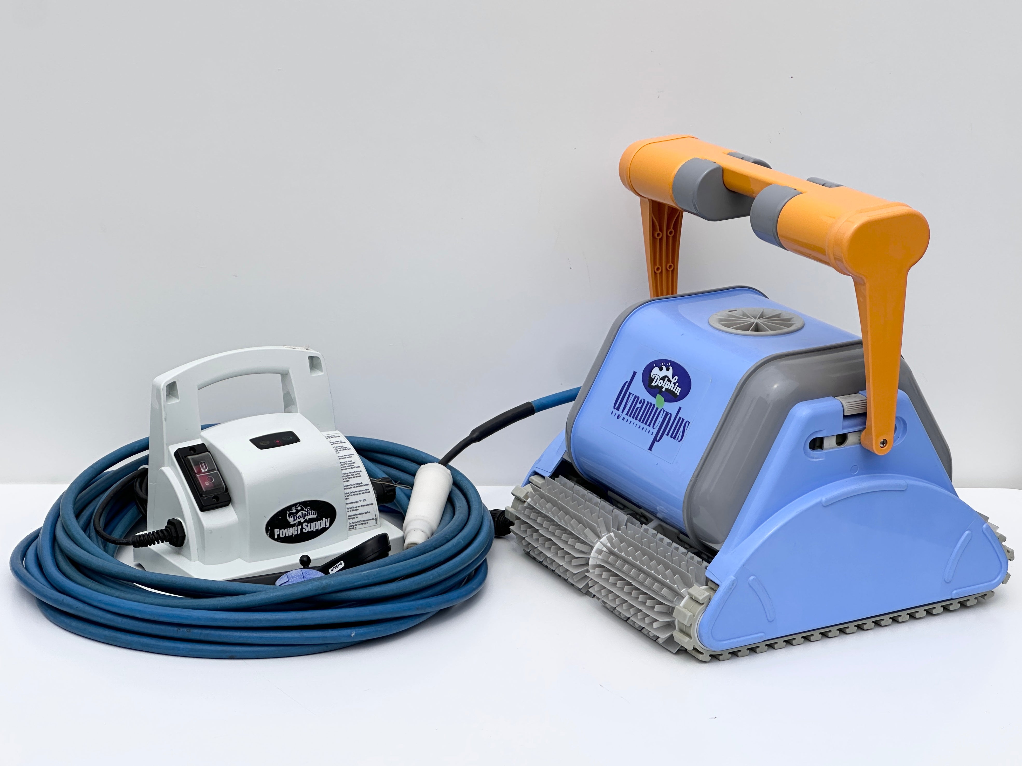 Robot de piscină Dolphin Dynamic Plus (PROX2 - Ciclu 6 Ore)