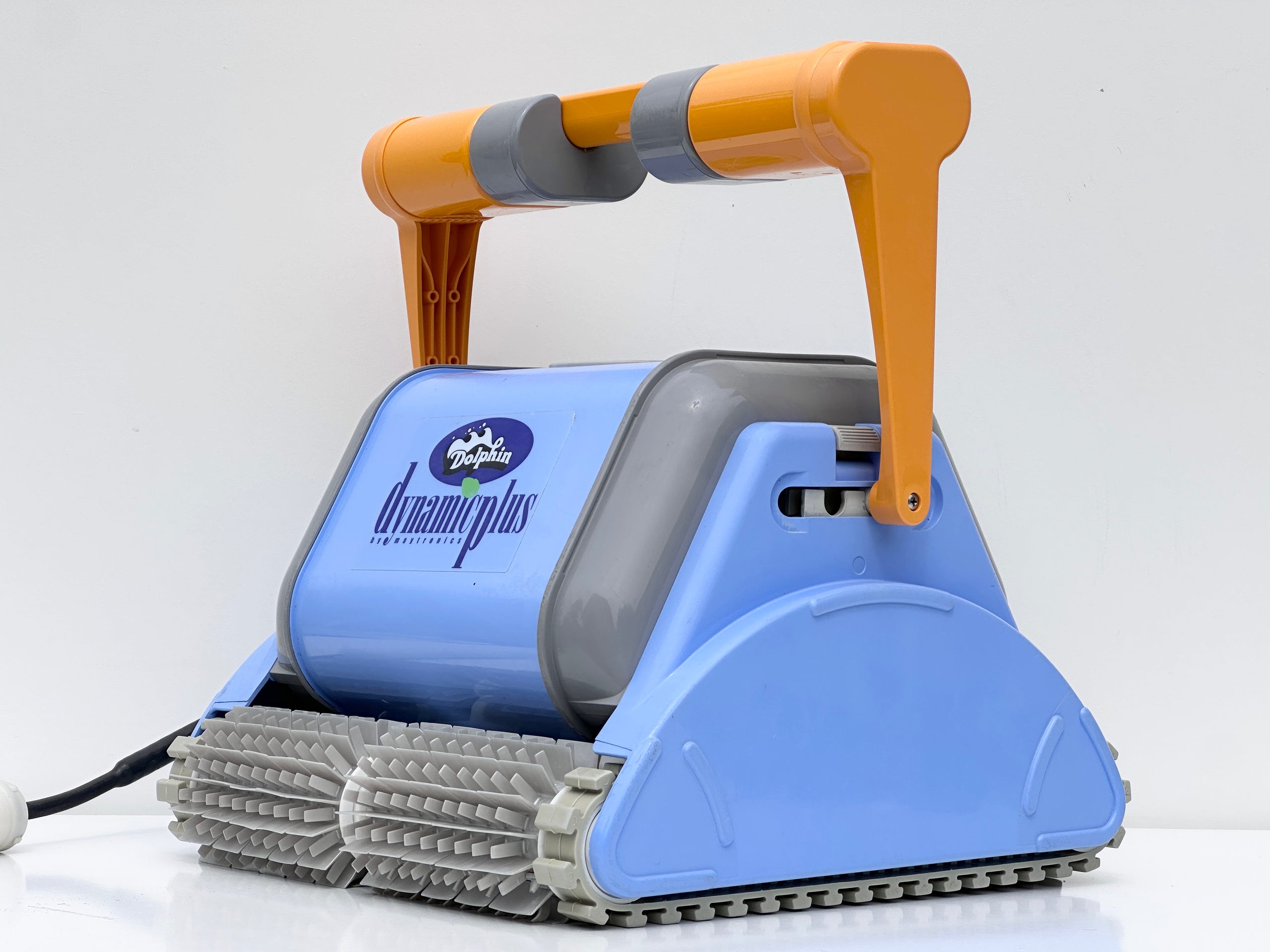 Robot de curățare pentru piscină Dolphin Dynamic Plus (PROX2 - Ciclu 6 Ore)