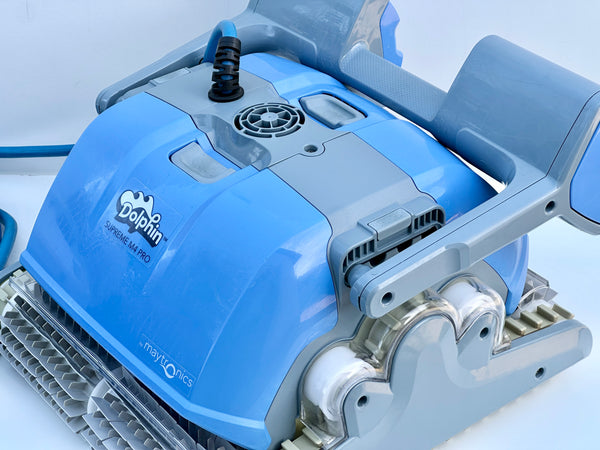 Robot de curățare pentru piscină Dolphin Supreme M4 PRO