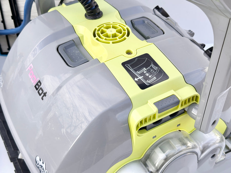 Robot de curățare pentru piscină Dolphin Maytronics BIO Suction