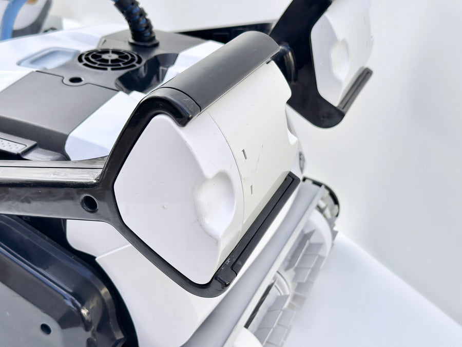 Dolphin Maytronics PS60 Wi-Fi IoT Pool Robot