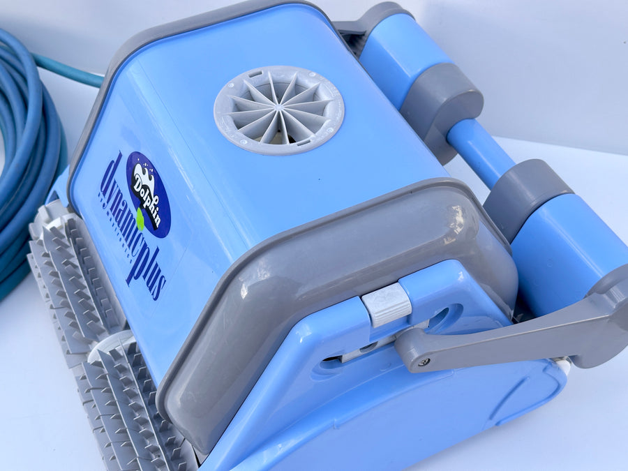 Dolphin Dynamic Plus Pool Robot