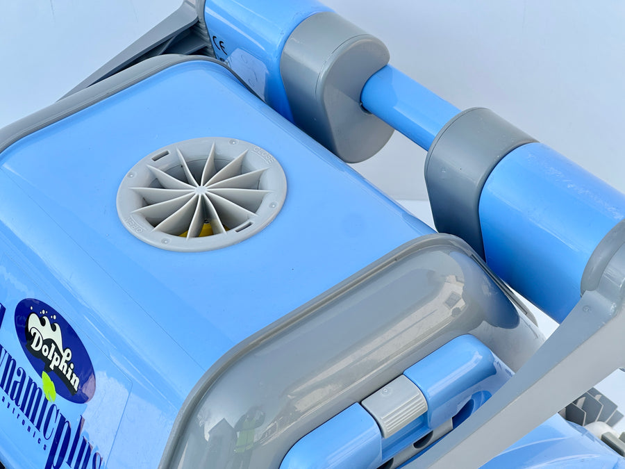 Robot de curățare pentru piscină Dolphin Dynamic Plus