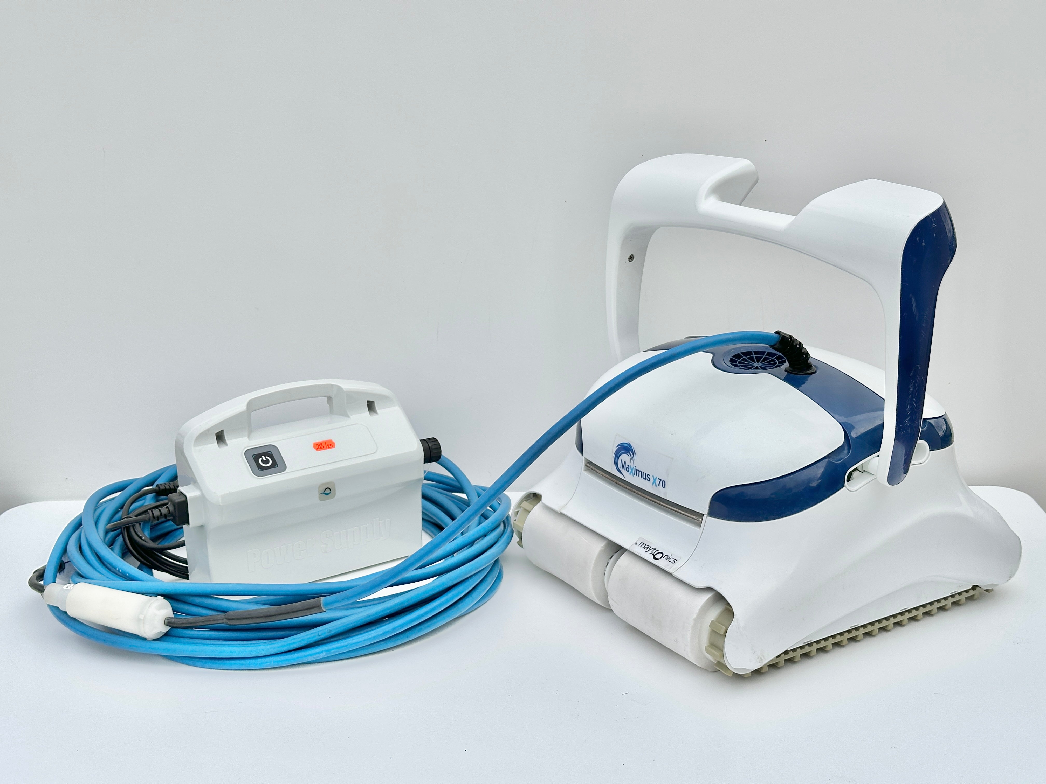 Pool robot Dolphin Maytronics Maximus X70