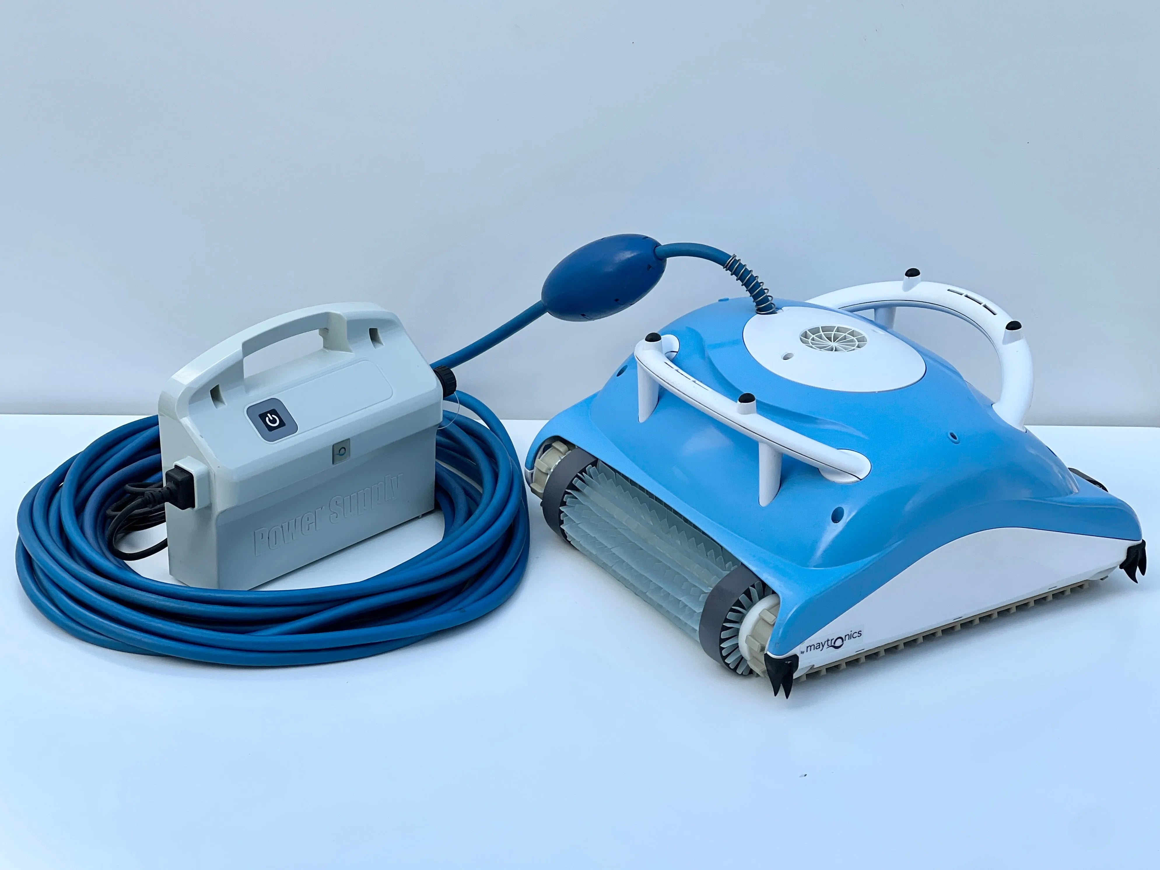 Robot de piscină Dolphin Revolution V1