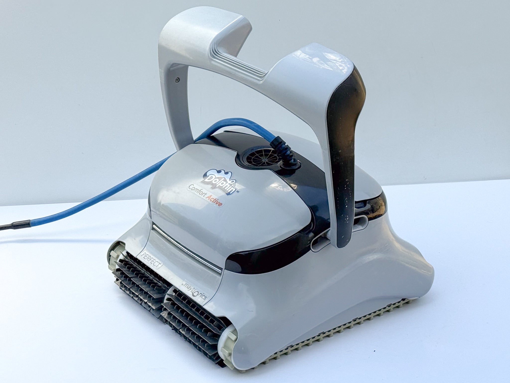 Robot curățare piscină Dolphin Maytronics Comfort Active