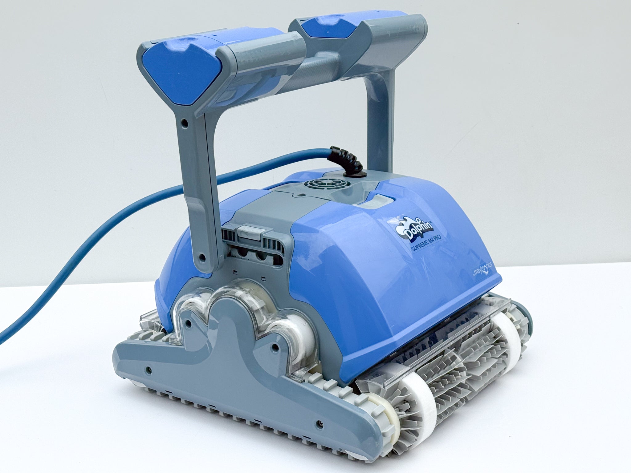 Dolphin Maytronics Supreme M4 PRO Pool Robot