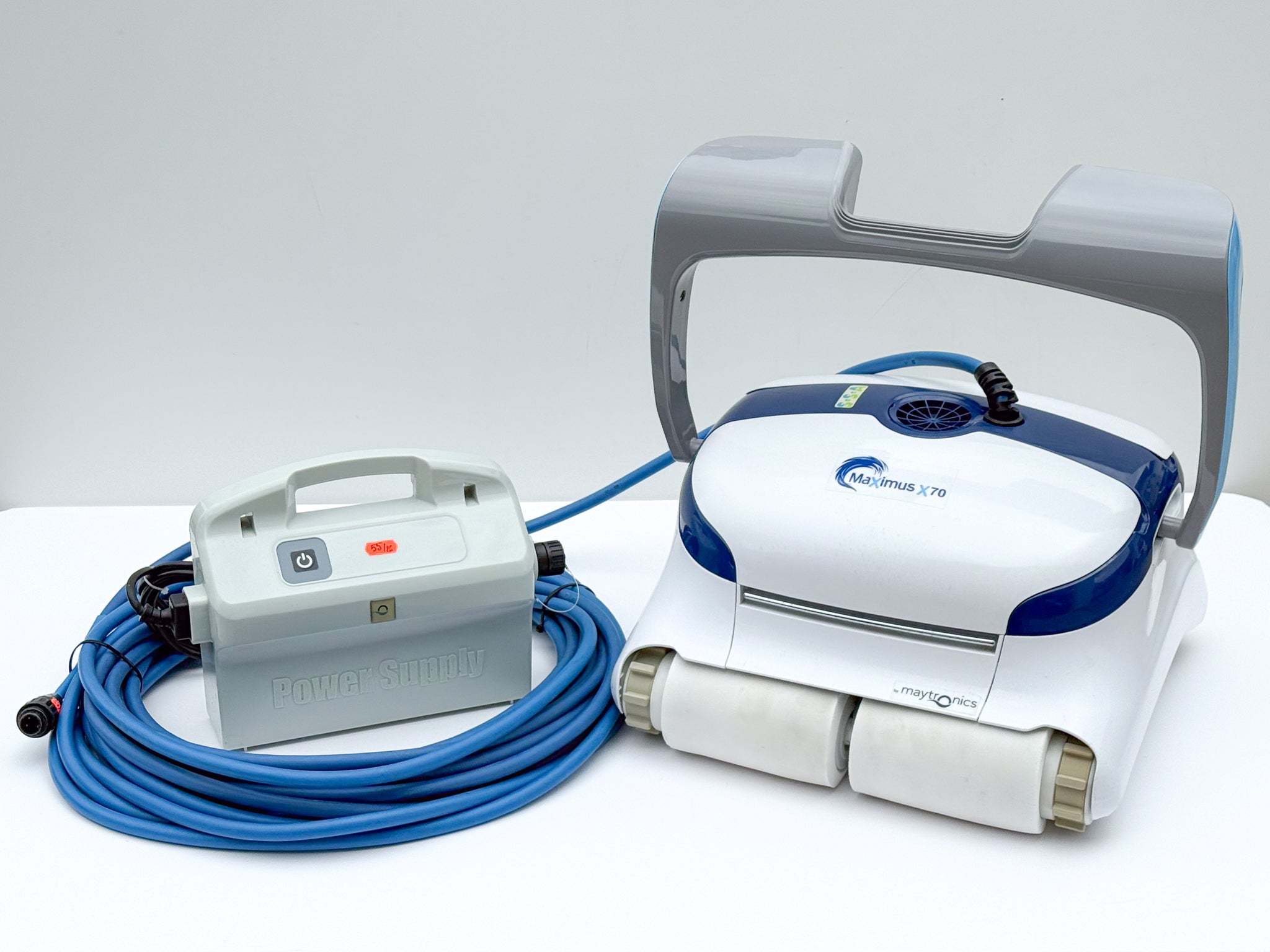 Dolphin Maytronics Maximus X70 Pool Robot