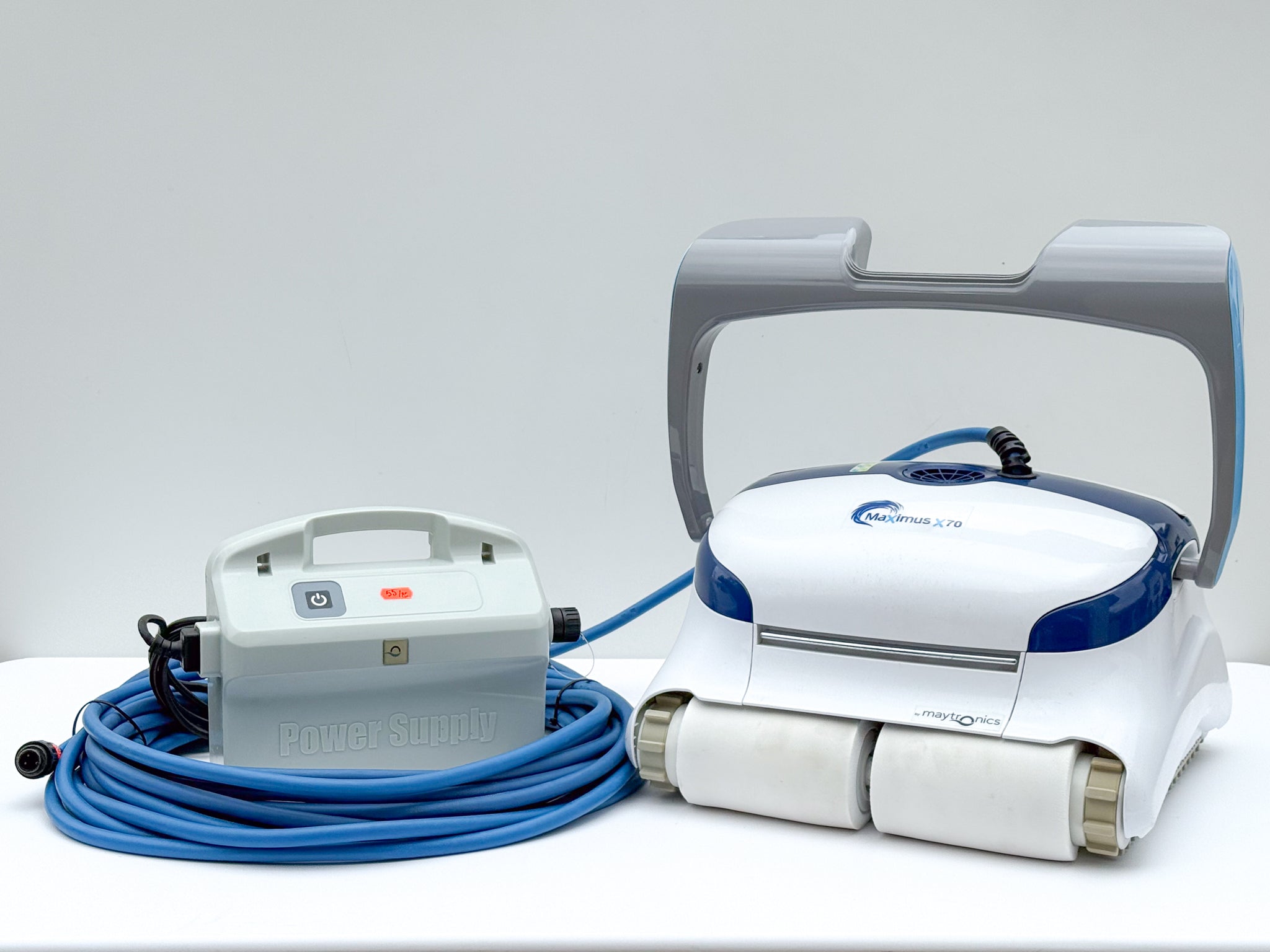 Dolphin Maytronics Maximus X70 Pool Robot