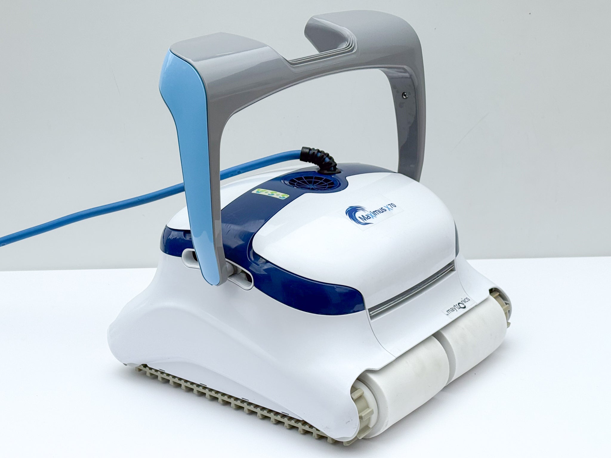 Dolphin Maytronics Maximus X70 Pool Robot