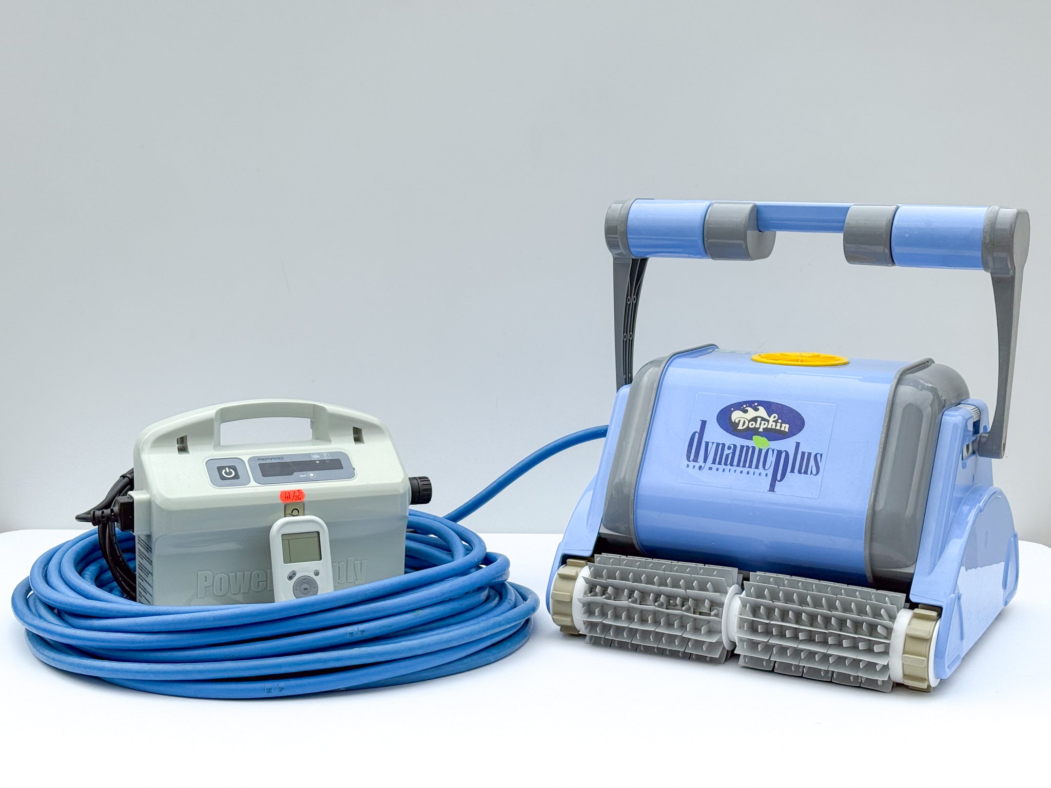 Robot curățare piscină Dolphin Dynamic Plus Telecomandă