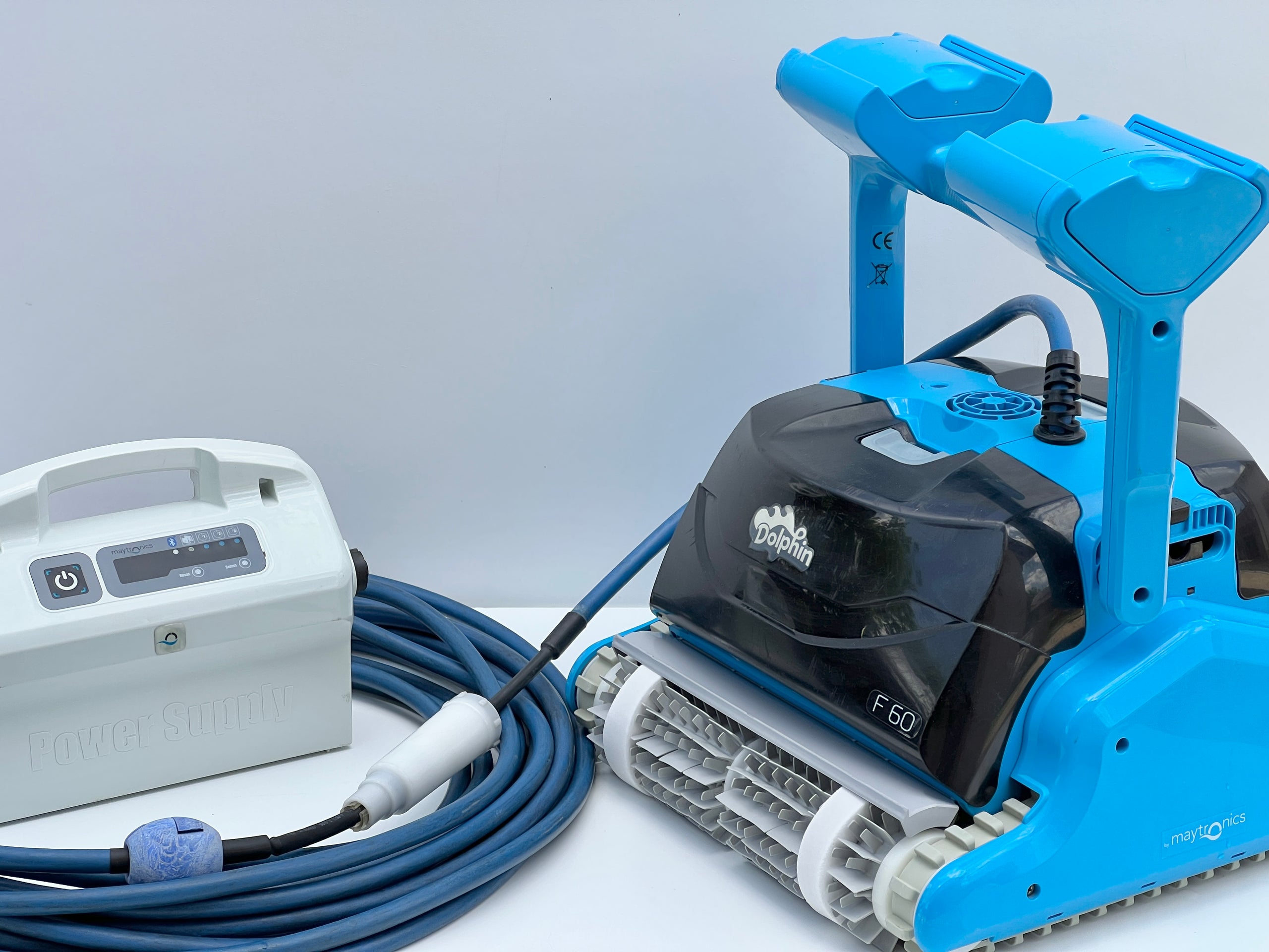 Robot de curățare pentru piscină Dolphin Maytronics F60