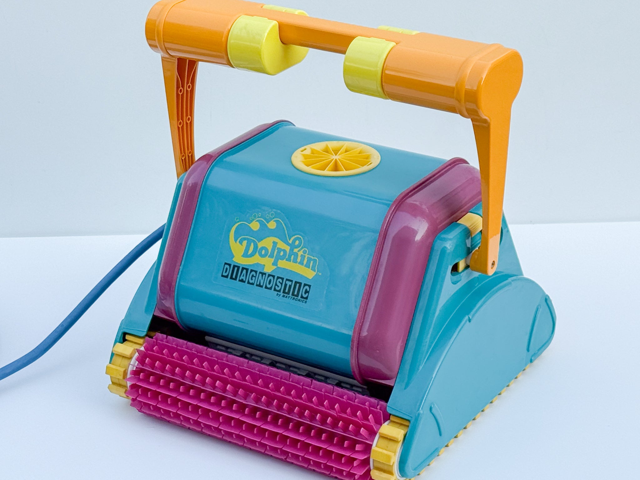 Dolphin Diagnostic Pool Robot