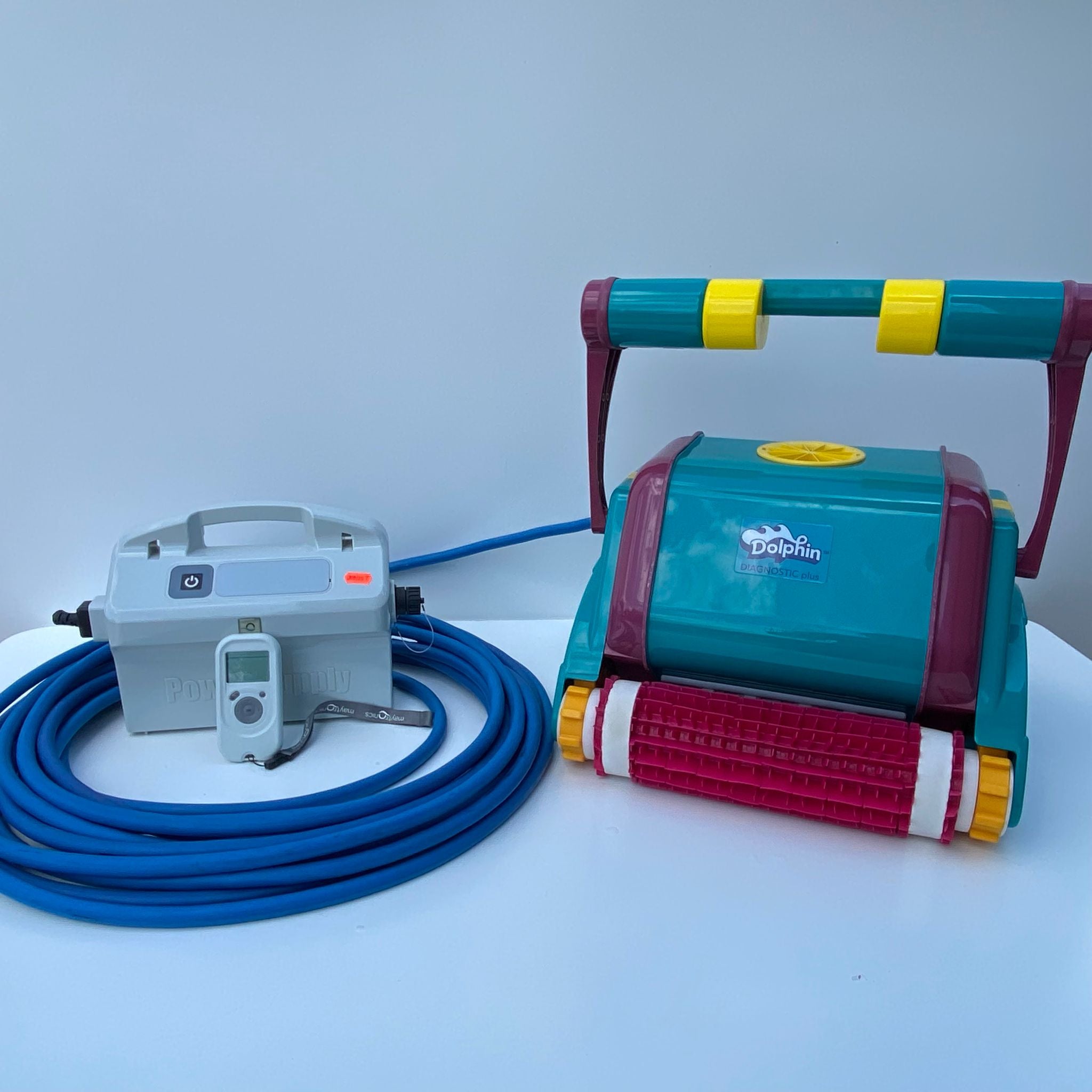 Dolphin Diagnostic PLUS Pool Robot